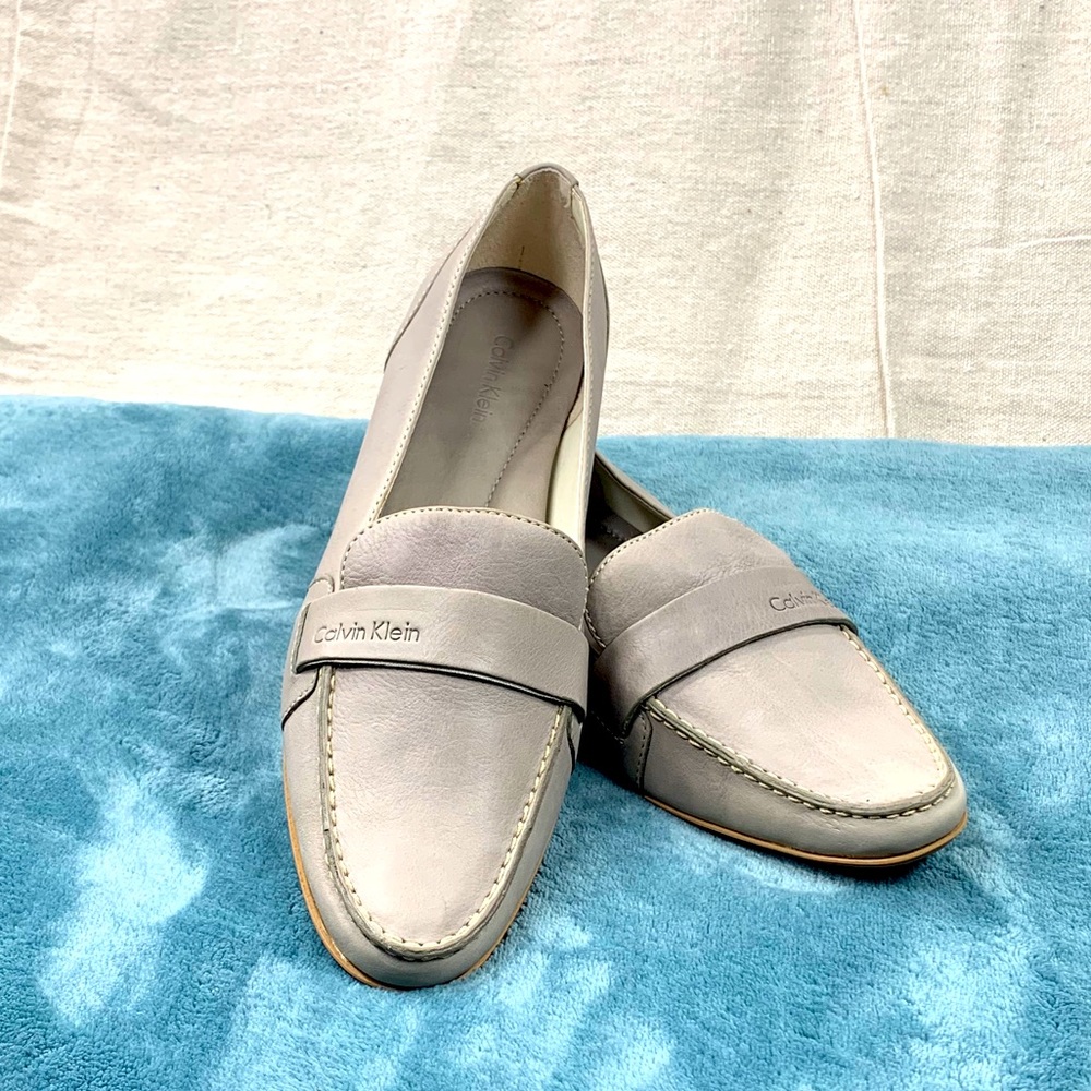Calvin Klein Leather Loafers Taupe 8M Like New